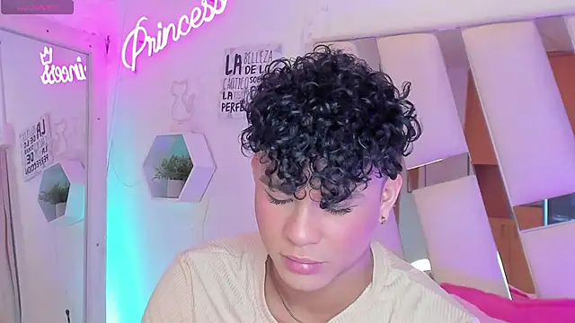 Snapshot of EthanCollens chatting on 01.23.25 EthanCollens online show from 01.23.25