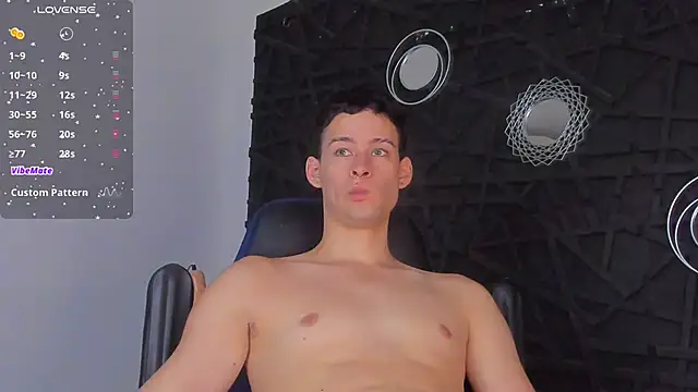 Snapshot of JadeSmiith_ chatting on 01.15.25 JadeSmiith online show from 01.15.25