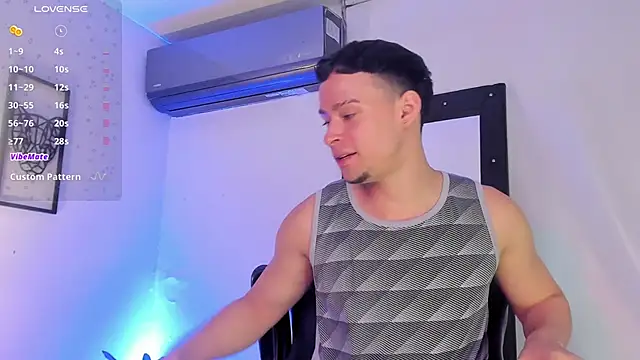 Snapshot of JadeSmiith_ chatting on 03.05.25 JadeSmiith online show from 03.05.25