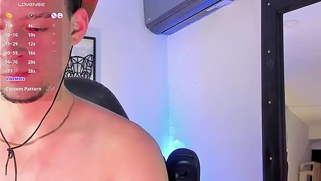 Snapshot of JadeSmiith_ chatting on 03.15.25 JadeSmiith online show from 03.15.25