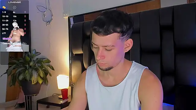 Snapshot of JadeSmiith_ chatting on 09.08.25 JadeSmiith online show from 09.08.25