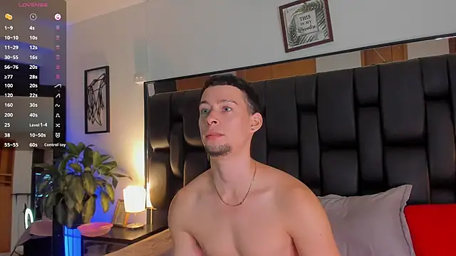 Snapshot of JadeSmiith_ chatting on 09.18.25 JadeSmiith online show from 09.18.25