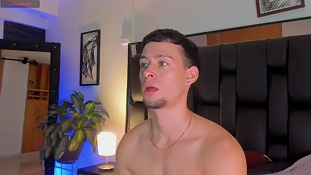 Snapshot of JadeSmiith_ chatting on 09.20.25 JadeSmiith online show from 09.20.25