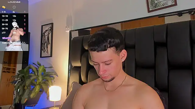 Snapshot of JadeSmiith_ chatting on 09.22.25 JadeSmiith online show from 09.22.25