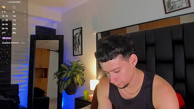 Snapshot of JadeSmiith_ chatting on 09.30.25 JadeSmiith online show from 09.30.25