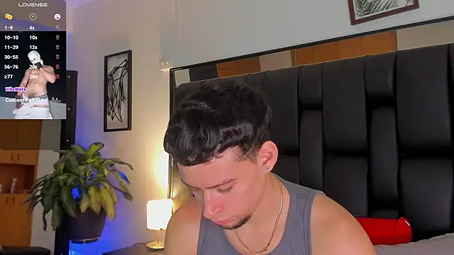 Snapshot of JadeSmiith_ chatting on 10.02.25 JadeSmiith online show from 10.02.25