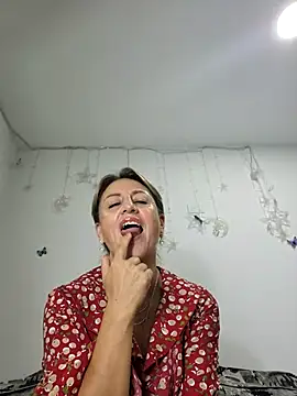 almaluna7 online show from 02.18.25