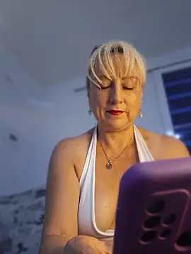 almaluna7 online show from 03.31.26