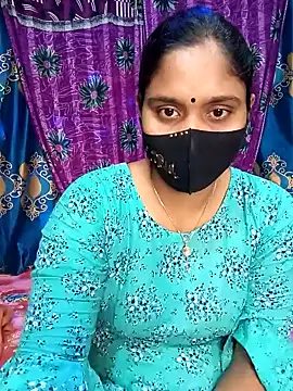 Snapshot of Hot_Maleka chatting on 02.04.25 Hot Maleka online show from 02.04.25