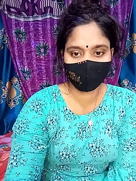 Snapshot of Hot_Maleka chatting on 02.05.25 Hot Maleka online show from 02.05.25