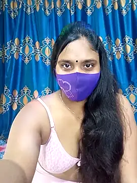 Snapshot of Hot_Maleka chatting on 03.10.25 Hot Maleka online show from 03.10.25