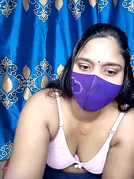 Snapshot of Hot_Maleka chatting on 03.17.25 Hot Maleka online show from 03.17.25