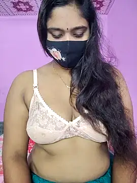 Snapshot of Hot_Maleka chatting on 10.04.25 Hot Maleka online show from 10.04.25
