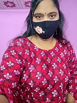 Snapshot of Hot_Maleka chatting on 10.11.25 Hot Maleka online show from 10.11.25