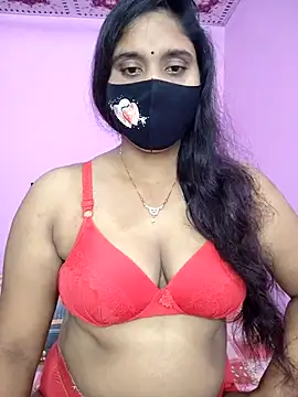 Snapshot of Hot_Maleka chatting on 10.14.25 Hot Maleka online show from 10.14.25