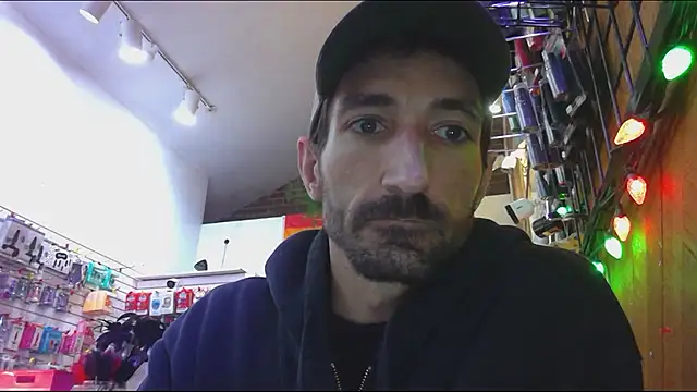 Snapshot of SlammyDjr chatting on 10.09.25 SlammyDjr online show from 10.09.25