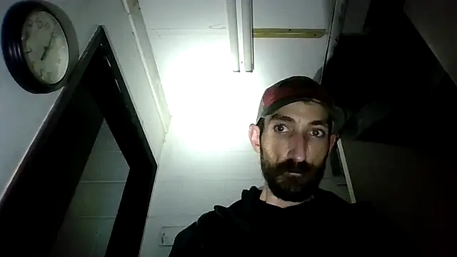 Snapshot of SlammyDjr chatting on 11.28.25 SlammyDjr online show from 11.28.25