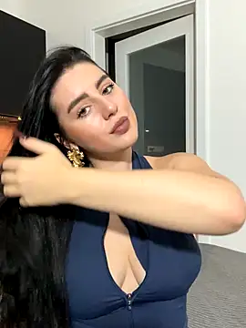 Snapshot of Evelyn___Sweet chatting on 11.04.25 Evelyn Sweet online show from 11.04.25