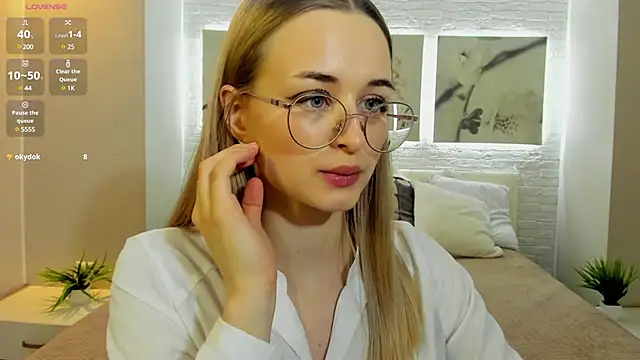 Tiffanyhunt online show from 03.12.25