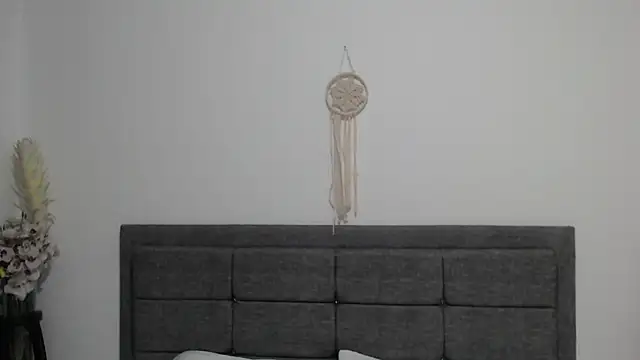 Vicky Love  online show from 02.13.25