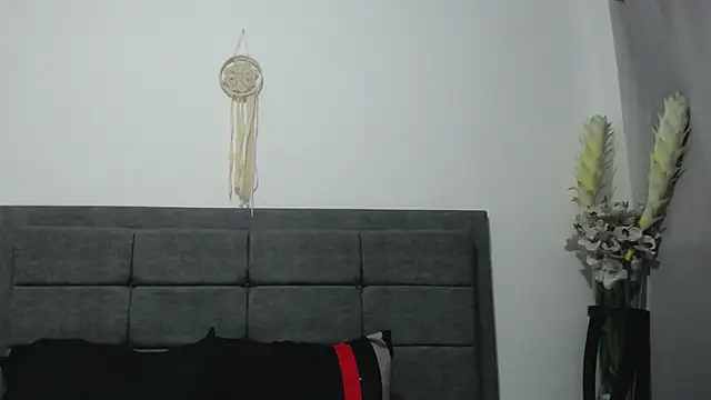 Vicky Love  online show from 02.18.25