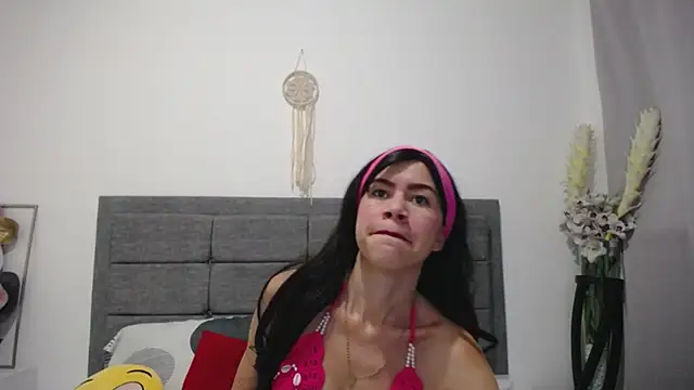 Vicky Love  online show from 02.20.25