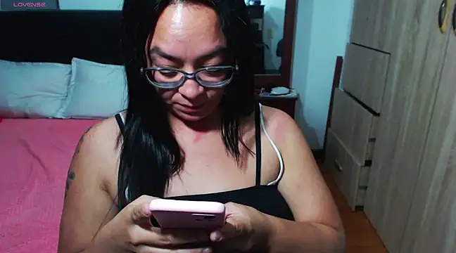 Snapshot of miia-big1boobs_ chatting on 12.19.24 miia-big1boobs  online show from 12.19.24