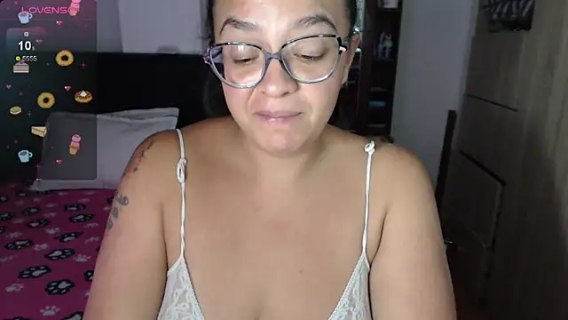 Snapshot of miia-big1boobs_ chatting on 02.18.25 miia-big1boobs  online show from 02.18.25