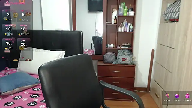 Snapshot of miia-big1boobs_ chatting on 02.21.25 miia-big1boobs  online show from 02.21.25
