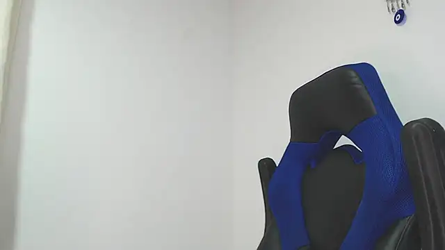 Snapshot of melissa_bakerr chatting on 02.11.25 melissa bakerr online show from 02.11.25