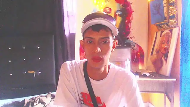 DOMINANTE KLOE  online show from 03.15.25