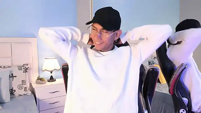 Snapshot of Nick_Collins18 chatting on 10.20.25 Nick Collins18 online show from 10.20.25