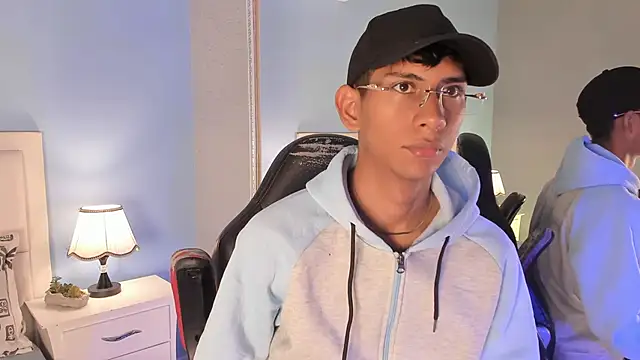 Snapshot of Nick_Collins18 chatting on 10.21.25 Nick Collins18 online show from 10.21.25