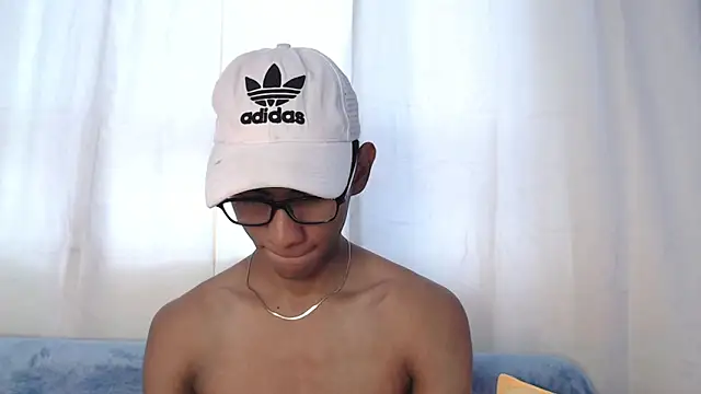 Snapshot of Nick_Collins18 chatting on 11.20.25 Nick Collins18 online show from 11.20.25