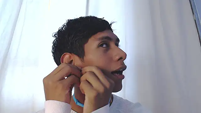 Snapshot of Nick_Collins18 chatting on 11.23.25 Nick Collins18 online show from 11.23.25