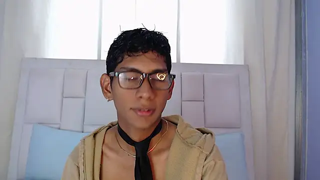 Snapshot of Nick_Collins18 chatting on 11.27.25 Nick Collins18 online show from 11.27.25