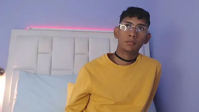 Snapshot of Nick_Collins18 chatting on 12.16.25 Nick Collins18 online show from 12.16.25