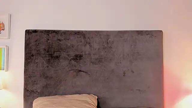 Snapshot of evelyn_evony chatting on 01.10.25 evelyn evony online show from 01.10.25