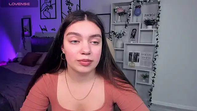 Snapshot of DaniellaLovely chatting on 12.02.24 DaniellaLovely online show from 12.02.24