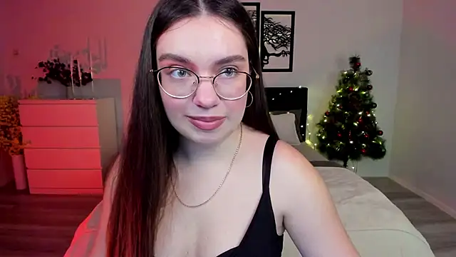 Snapshot of DaniellaLovely chatting on 12.16.24 DaniellaLovely online show from 12.16.24