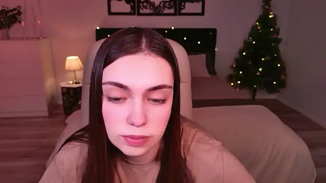 DaniellaLovely online show from 12.22.25