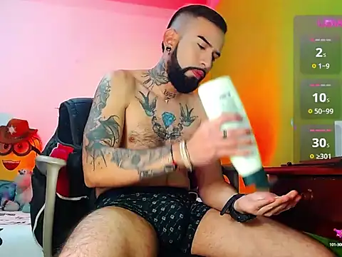 Snapshot of Diilanhott chatting on 12.18.24 Diilanhott online show from 12.18.24