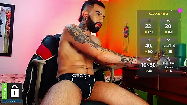 Snapshot of Diilanhott chatting on 02.11.25 Diilanhott online show from 02.11.25