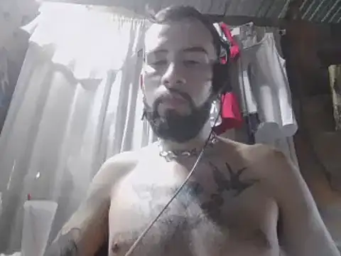 Snapshot of Diilanhott chatting on 10.10.25 Diilanhott online show from 10.10.25