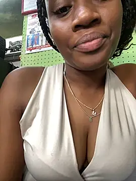 Snapshot of EscorpiLeoncita chatting on 12.08.24 EscorpiLeoncita online show from 12.08.24