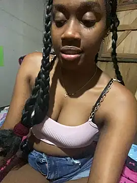 Snapshot of EscorpiLeoncita chatting on 12.29.24 EscorpiLeoncita online show from 12.29.24