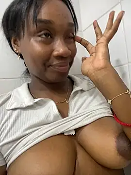 Snapshot of EscorpiLeoncita chatting on 02.20.25 EscorpiLeoncita online show from 02.20.25