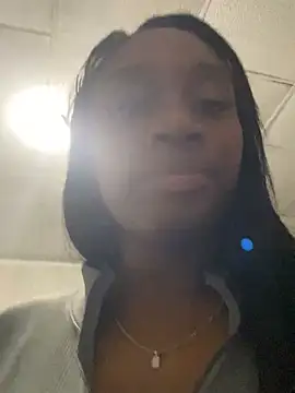 Snapshot of EscorpiLeoncita chatting on 03.12.25 EscorpiLeoncita online show from 03.12.25