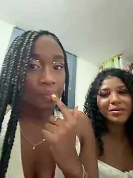 Snapshot of EscorpiLeoncita chatting on 02.15.26 EscorpiLeoncita online show from 02.15.26