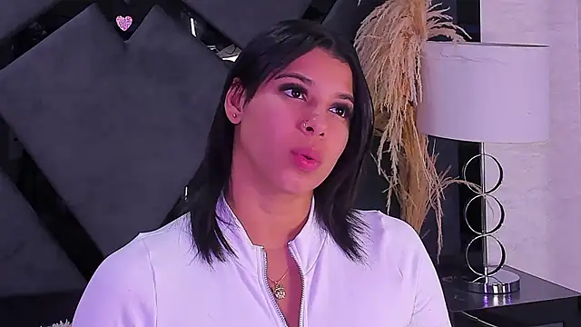 TiaraRosse online show from 01.11.26